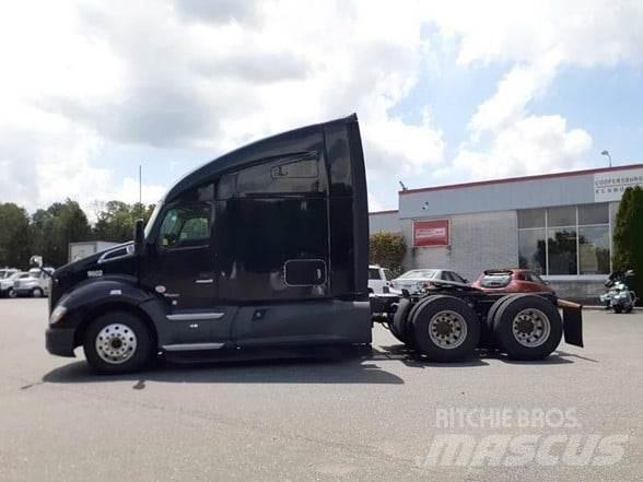 Kenworth T680 Тягачі