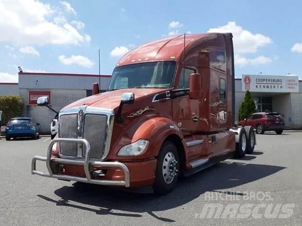 Kenworth T680 Тягачі