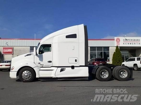 Kenworth T680 Тягачі