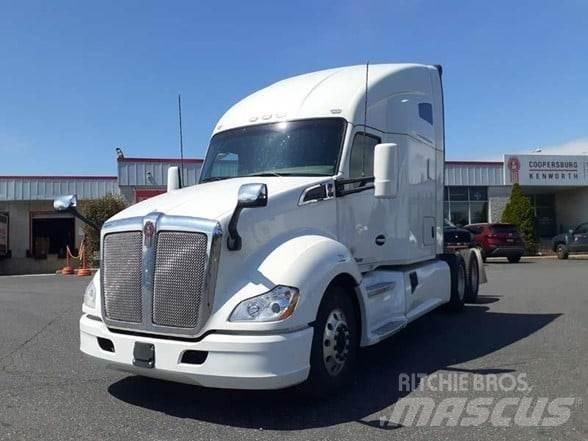 Kenworth T680 Тягачі