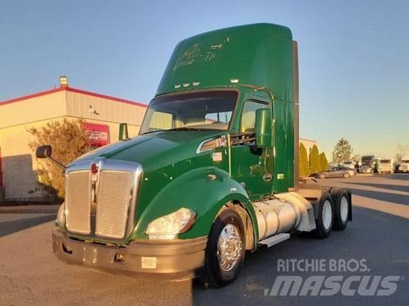 Kenworth T680 Тягачі