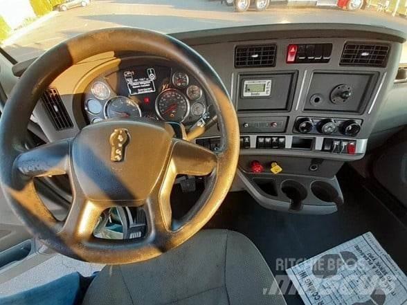 Kenworth T680 Тягачі