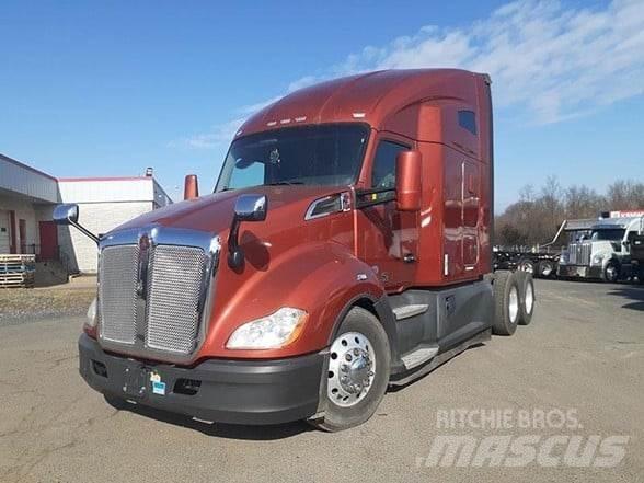 Kenworth T680 Тягачі