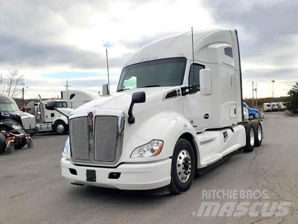 Kenworth T680 Тягачі