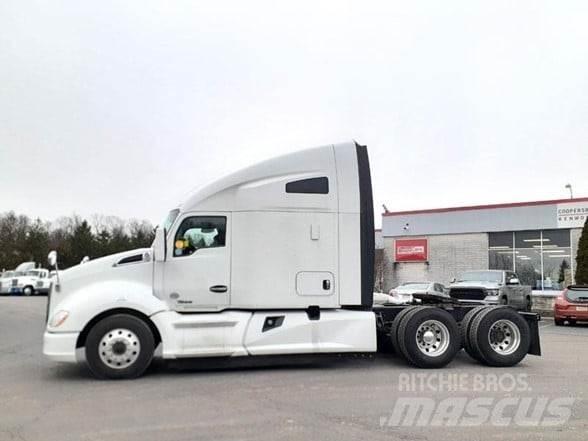 Kenworth T680 Тягачі