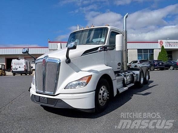 Kenworth T680 Тягачі