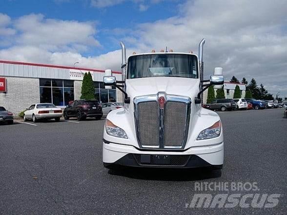 Kenworth T680 Тягачі