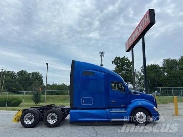 Kenworth T680 Тягачі