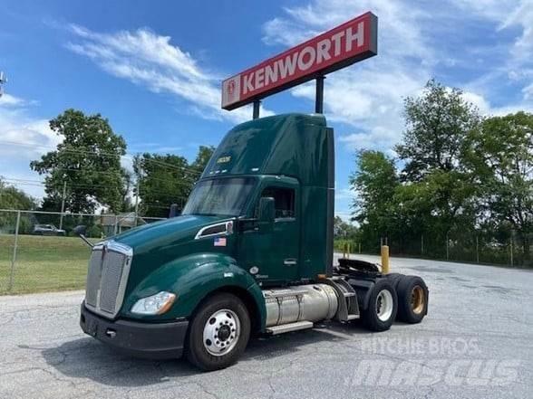 Kenworth T680 Тягачі
