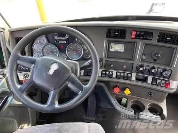 Kenworth T680 Тягачі