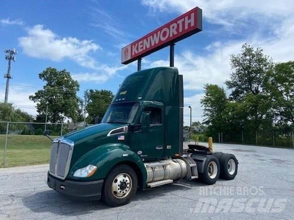 Kenworth T680 Тягачі