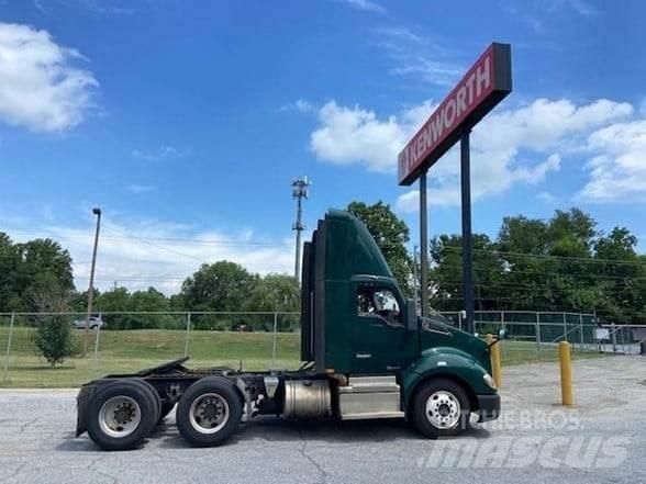 Kenworth T680 Тягачі