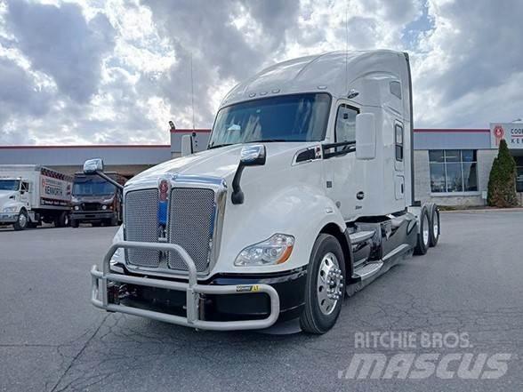 Kenworth T680 Тягачі