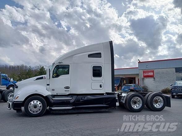 Kenworth T680 Тягачі