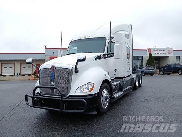 Kenworth T680 Тягачі