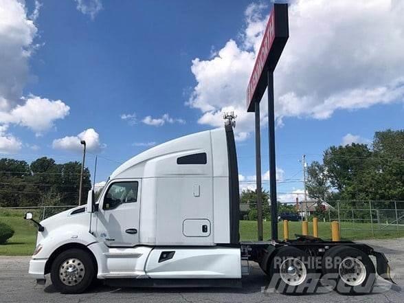 Kenworth T680 Тягачі