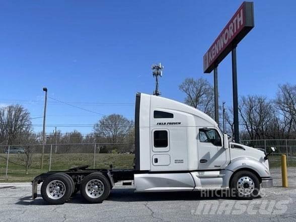 Kenworth T680 Тягачі