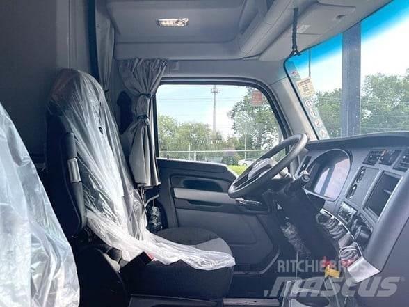 Kenworth T680 Тягачі