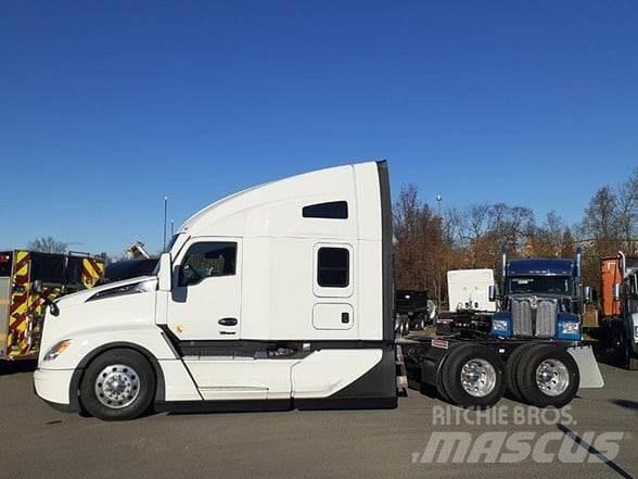 Kenworth T680 Тягачі