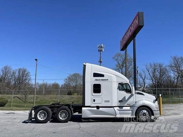 Kenworth T680 Тягачі