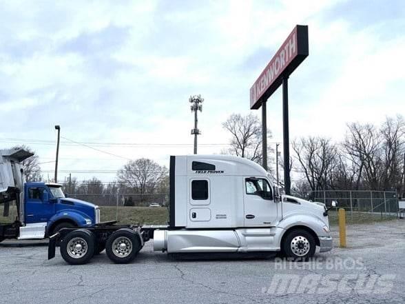 Kenworth T680 Тягачі