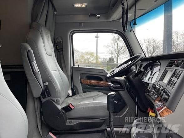 Kenworth T680 Тягачі