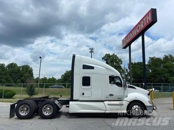 Kenworth T680 Тягачі