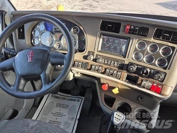 Kenworth T680 Тягачі