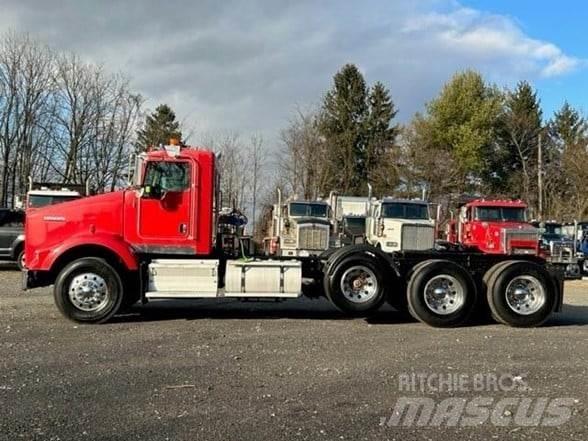 Kenworth T800 Тягачі