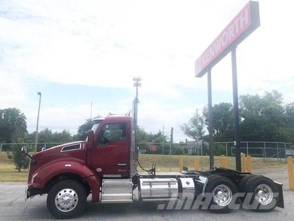 Kenworth T880 Тягачі