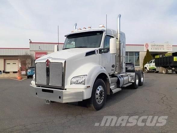 Kenworth T880 Тягачі