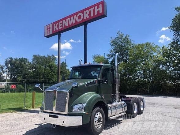 Kenworth T880 Тягачі
