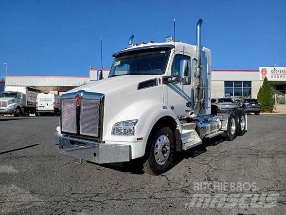 Kenworth T880 Тягачі