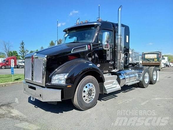 Kenworth T880 Тягачі