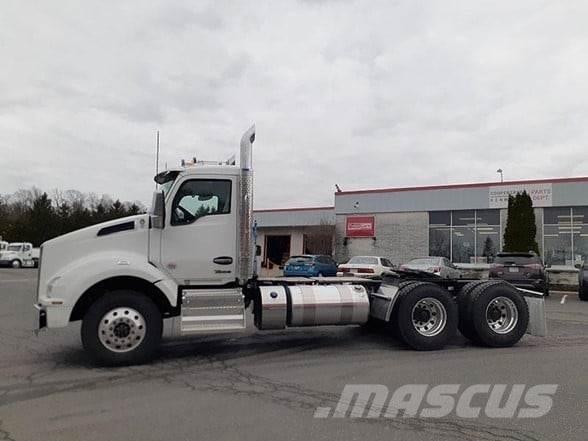 Kenworth T880 Тягачі