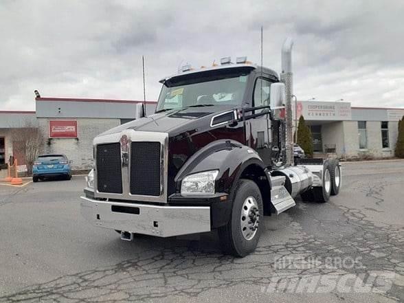 Kenworth T880 Тягачі