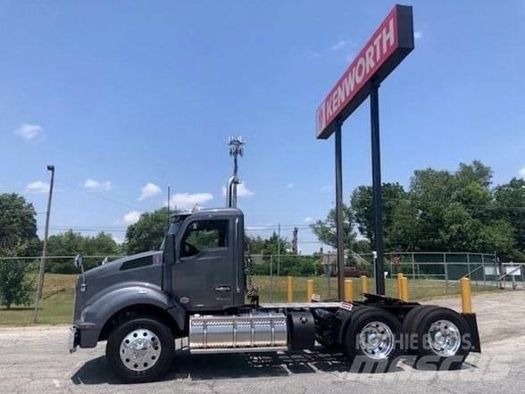 Kenworth T880 Тягачі