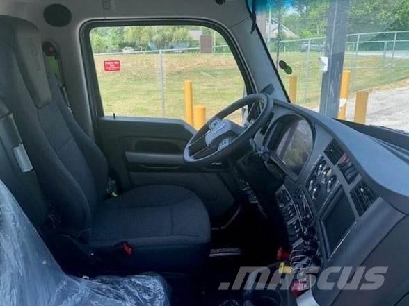 Kenworth T880 Тягачі