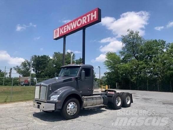 Kenworth T880 Тягачі