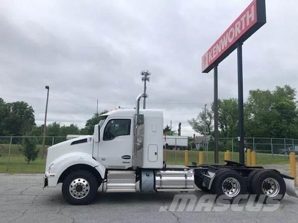 Kenworth T880 Тягачі