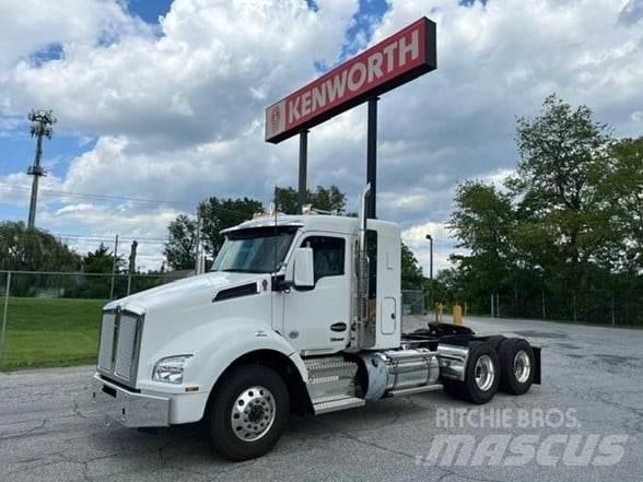 Kenworth T880 Тягачі