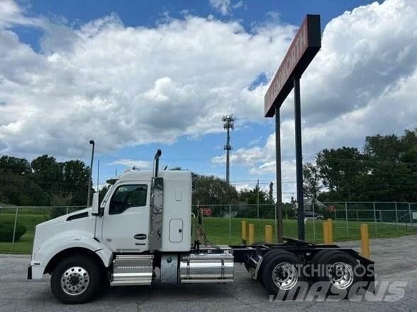 Kenworth T880 Тягачі