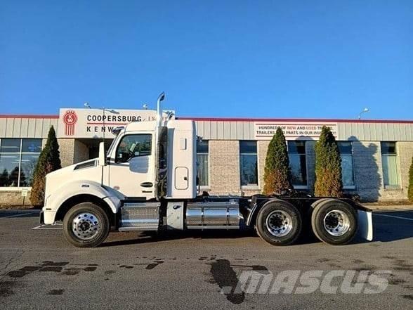 Kenworth T880 Тягачі