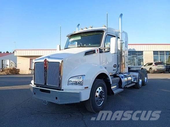 Kenworth T880 Тягачі