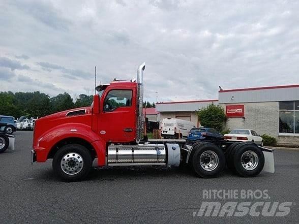 Kenworth T880 Тягачі