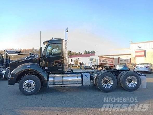 Kenworth T880 Тягачі