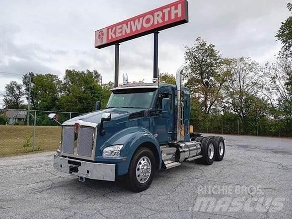 Kenworth T880 Тягачі