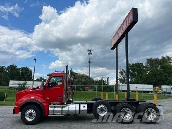 Kenworth T880 Тягачі