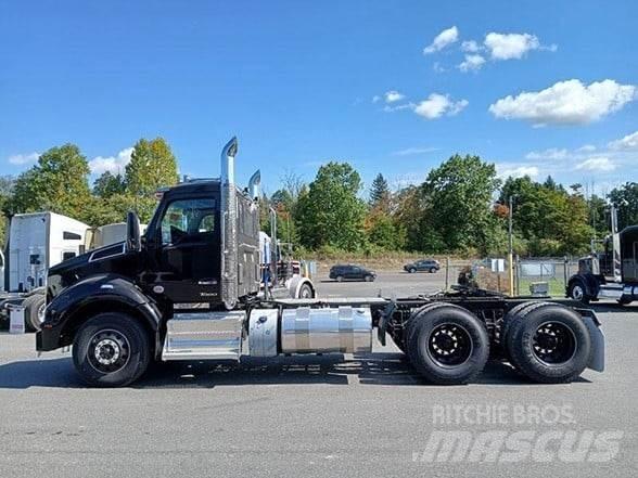 Kenworth T880 Тягачі