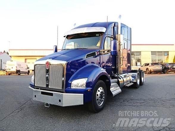 Kenworth T880 Тягачі